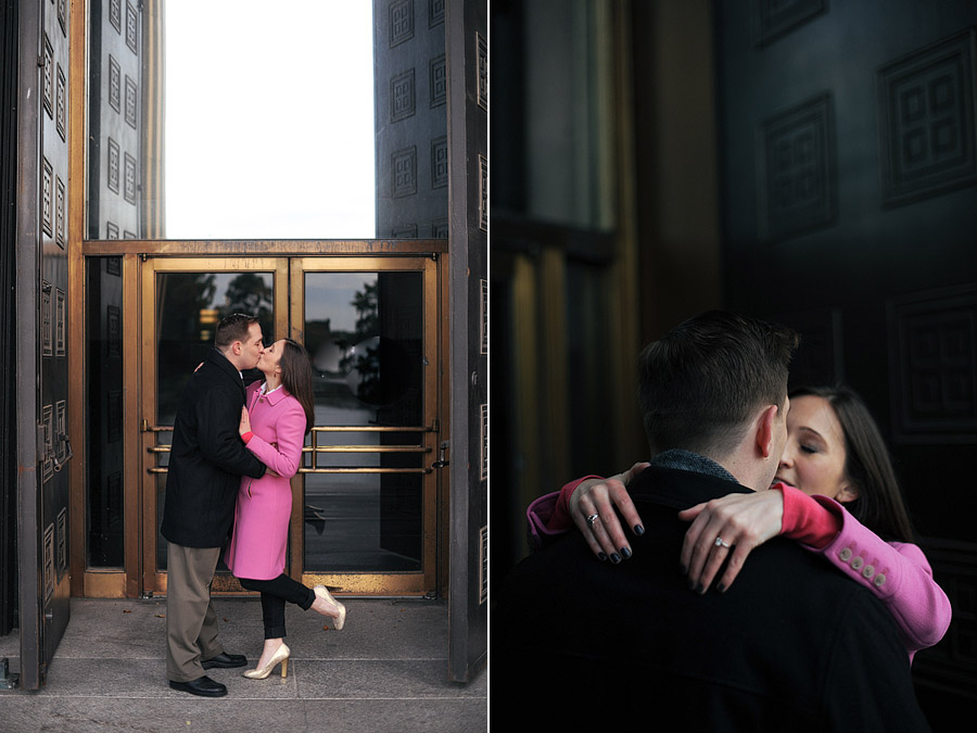 chicago-museum-engagement-photos-10