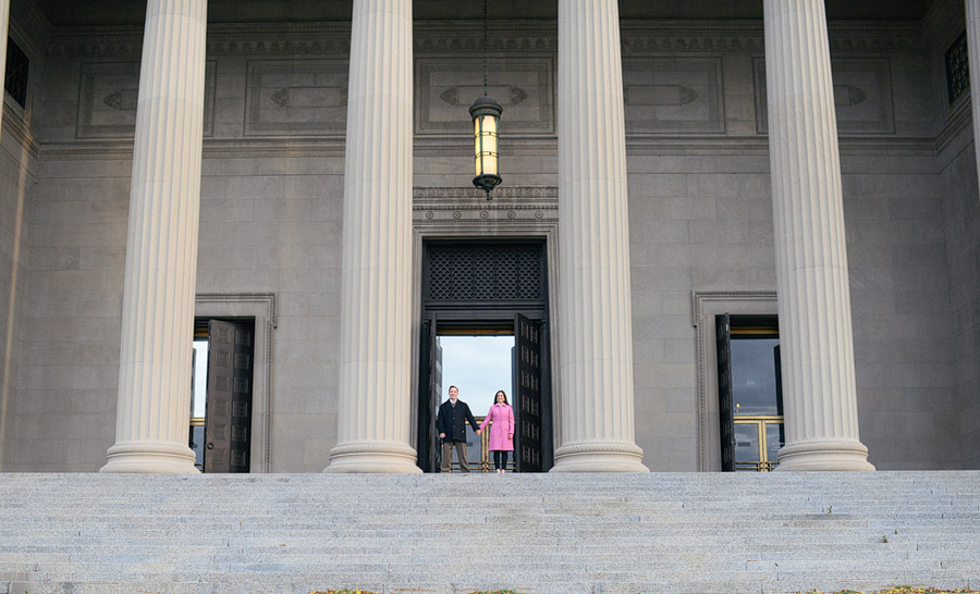 chicago-museum-engagement-photos-9