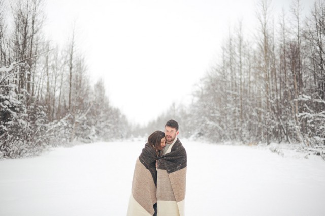 cozy winter engagement session