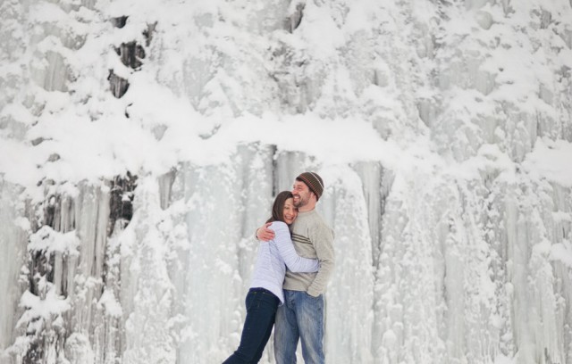 snowy winter engagement photos in anchorage