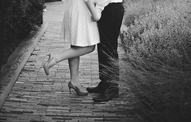 art institute chicago and oak street beach engagement photos