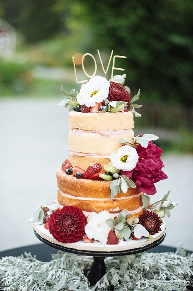 girdwood wedding photos featuring naked wedding cake by Erica Rose